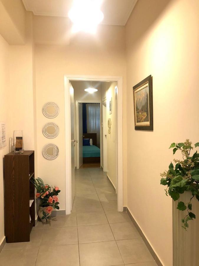 Comfortable Apt , 5 Min Walk To Acropolis Атина Екстериор снимка
